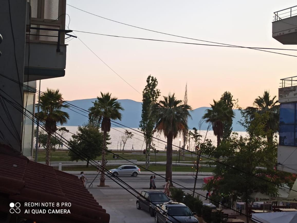 Vivi La Tua Vacanza Con L'Appartamento 1 Di Ervin! Enjoy Your Holiday With Ervin'S Apartment 1! Vlorë Eksteriør bilde
