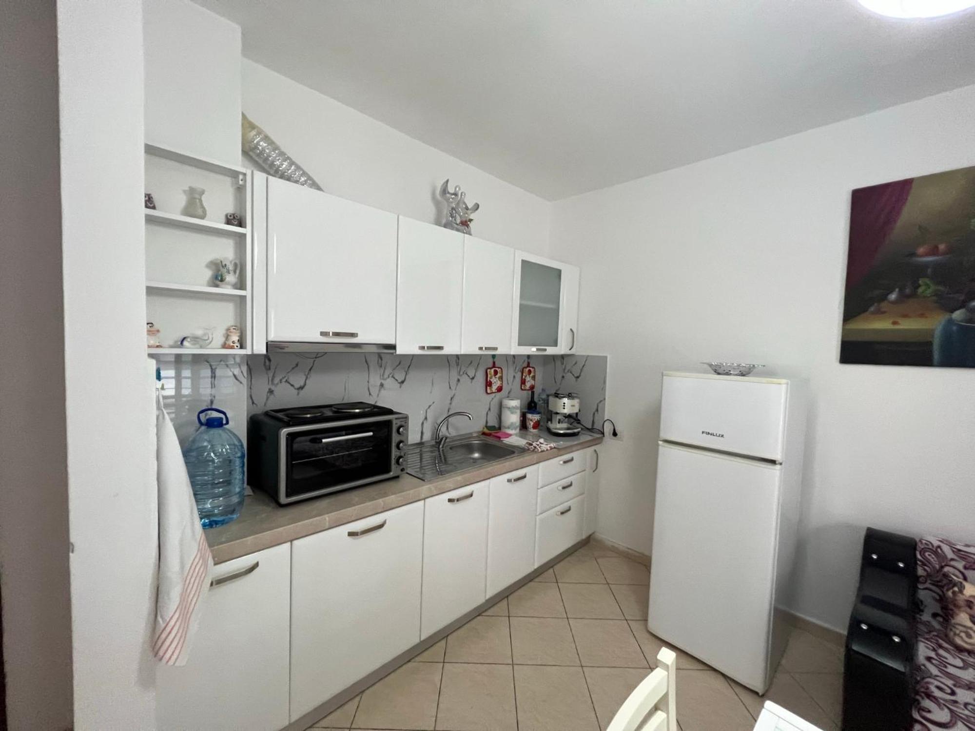 Vivi La Tua Vacanza Con L'Appartamento 1 Di Ervin! Enjoy Your Holiday With Ervin'S Apartment 1! Vlorë Eksteriør bilde