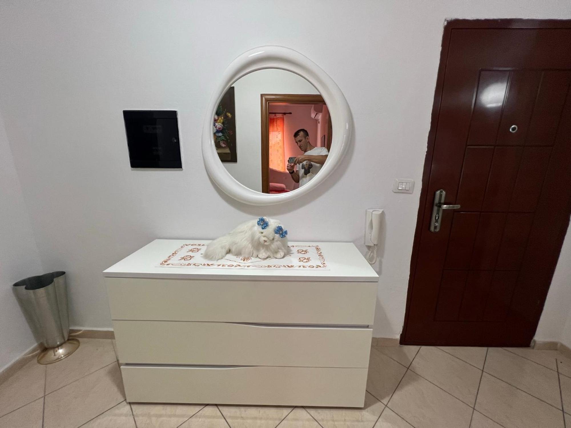Vivi La Tua Vacanza Con L'Appartamento 1 Di Ervin! Enjoy Your Holiday With Ervin'S Apartment 1! Vlorë Eksteriør bilde