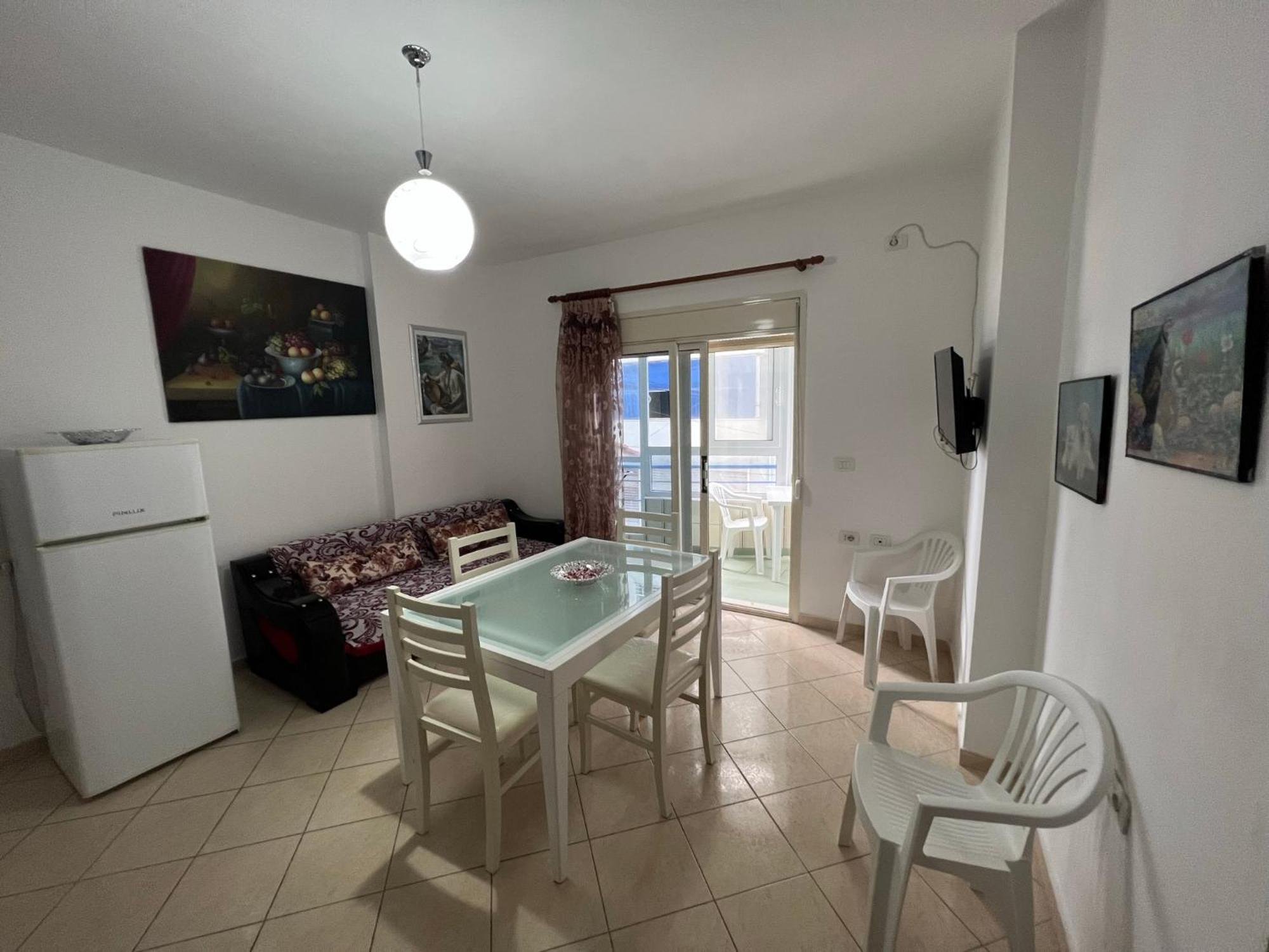 Vivi La Tua Vacanza Con L'Appartamento 1 Di Ervin! Enjoy Your Holiday With Ervin'S Apartment 1! Vlorë Eksteriør bilde